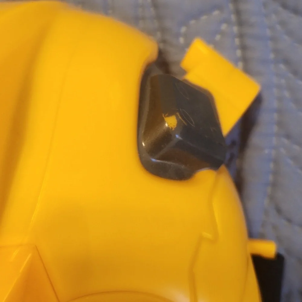2010 Hasbro Transformers Bumblebee Kids Mask